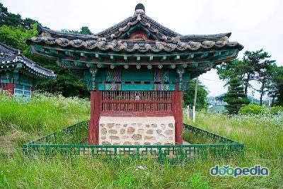 최루백 효자각